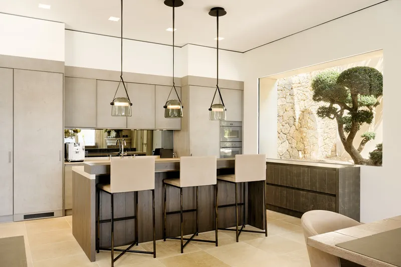 Exclusive: Luxury Mediterranean villa with breathtaking ocean views in Camp de Mar - Marcel Remus Real Estate — photo 9