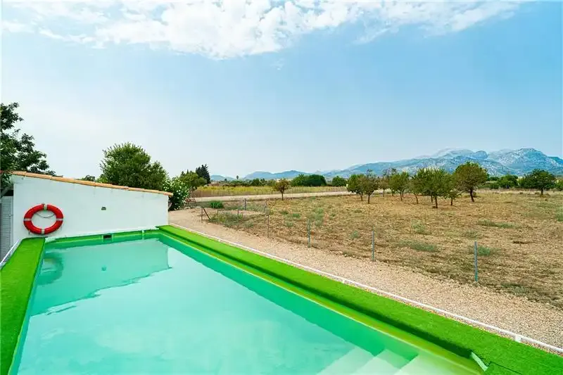 Rustic finca on plot of approx. 3,500 m² with spectacular views of the Serra de Tramuntana. Bright living-dining room with integrated kitchen — photo 5