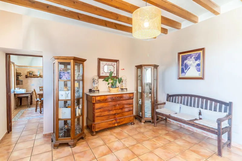 Exceptional Historic Family Estate with Endless Potential — photo 7