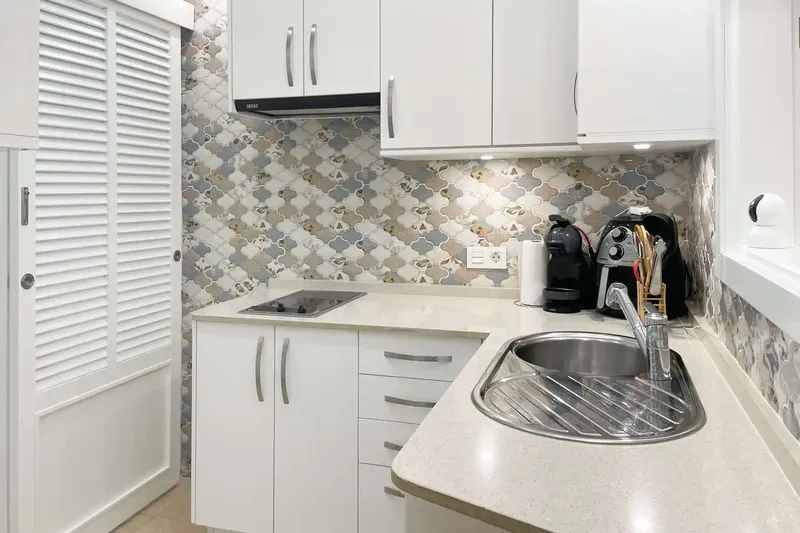 Charming apartment in Cala Ratjada located in a historic two-story complex, one of the first commercial buildings of the town — photo 10