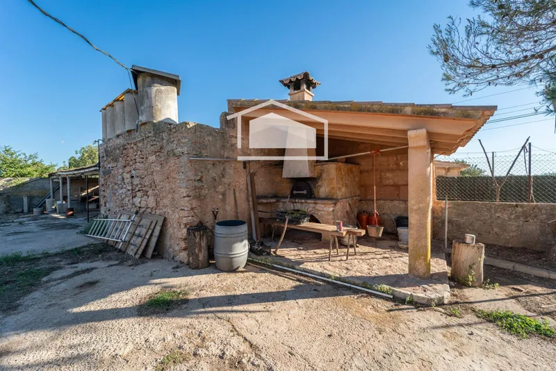 Rustic finca of 21,000 m² with 400 m² built — photo 2