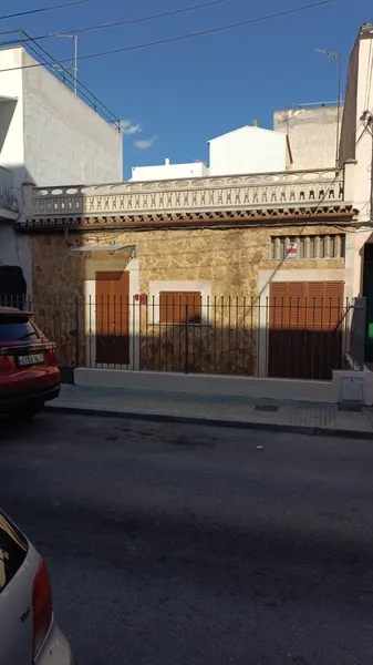 House — photo 1