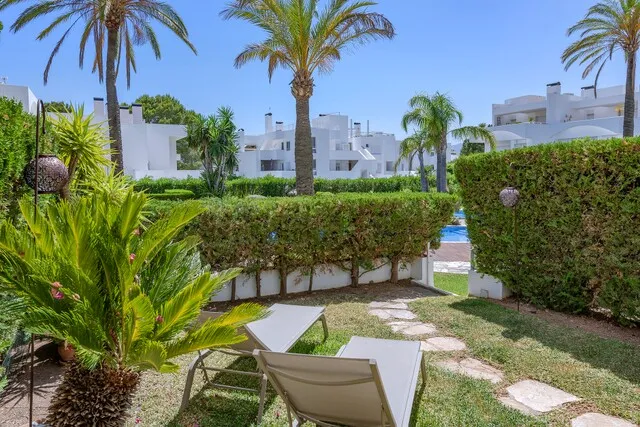 Exclusive to us: Luxury townhouse with communal swimming pool just steps from the sea in Puerto Pollensa — photo 2