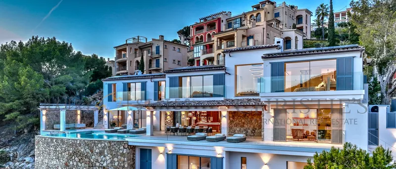 Modern Mediterranean luxury villa in Puerto de Andratx with sea views — photo 1