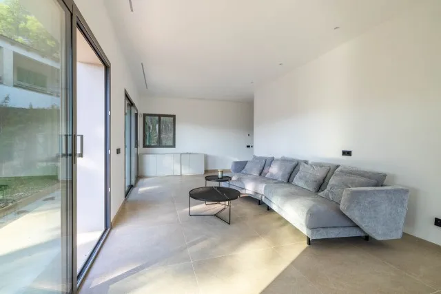 Brand new villa with garden and swimming pool for sale in Port Adriano, Mallorca — photo 5