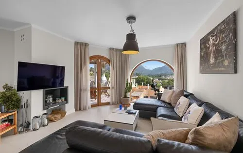 2 Bedrooms in Camp de Mar — photo 4