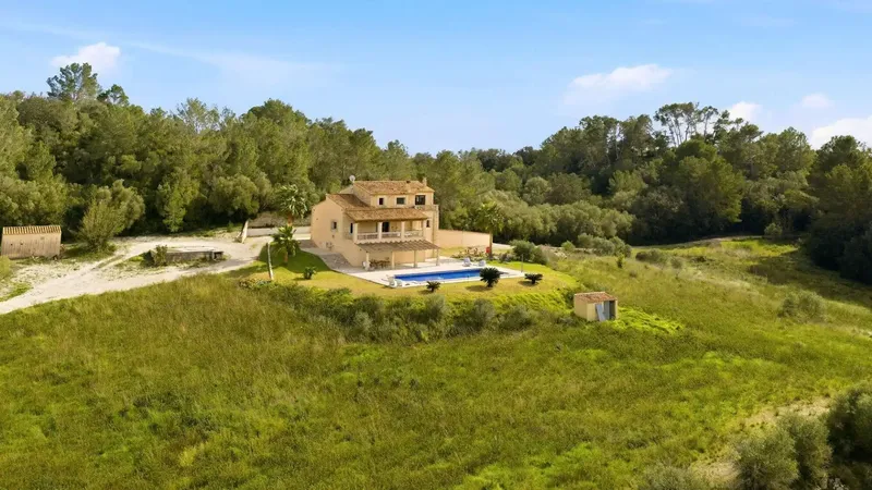 Charming rustic finca in Llubí with holiday license, pool and spectacular views of the Serra de Tramuntana — photo 2