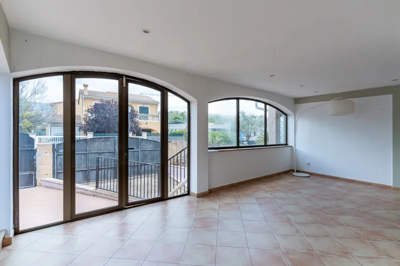 Charming Three-Bedroom House near Bunyola with Mountain Views — photo 7