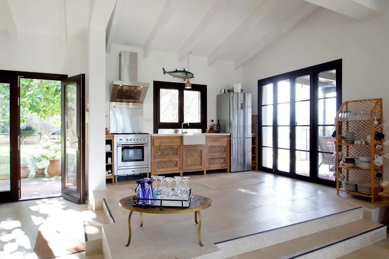 Charming and beautiful country house with 4 bedrooms, pool, garden, sea view in Alcudia — photo 4
