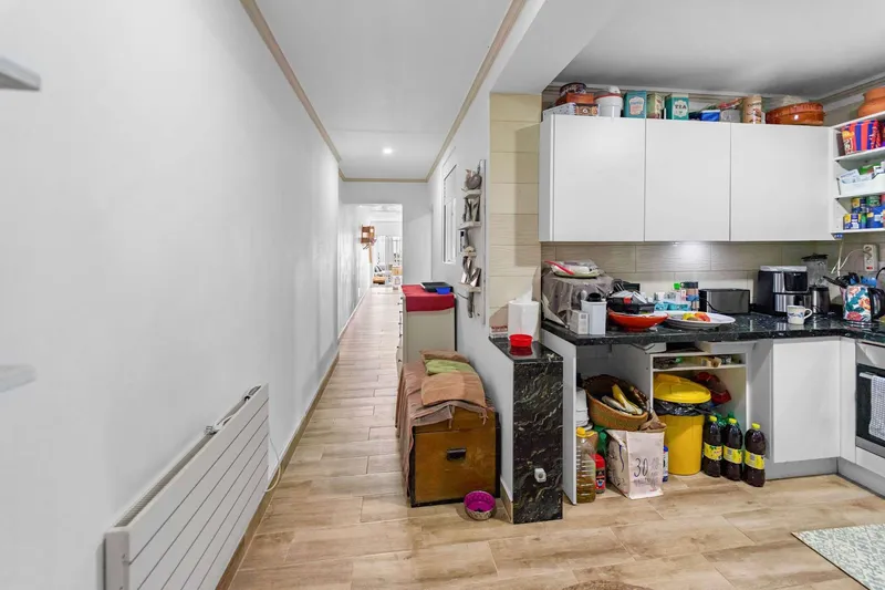 Multi-family house with 3 separate apartments and pool for sale — photo 7