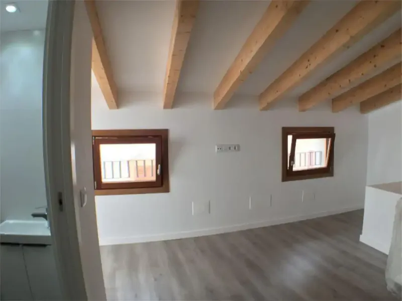 Casa situada en Bunyola, muy bien ubicada. Tiene una superficie construida de 123 m² distribuidos en cuatro plantas que se comunican entre e — photo 12