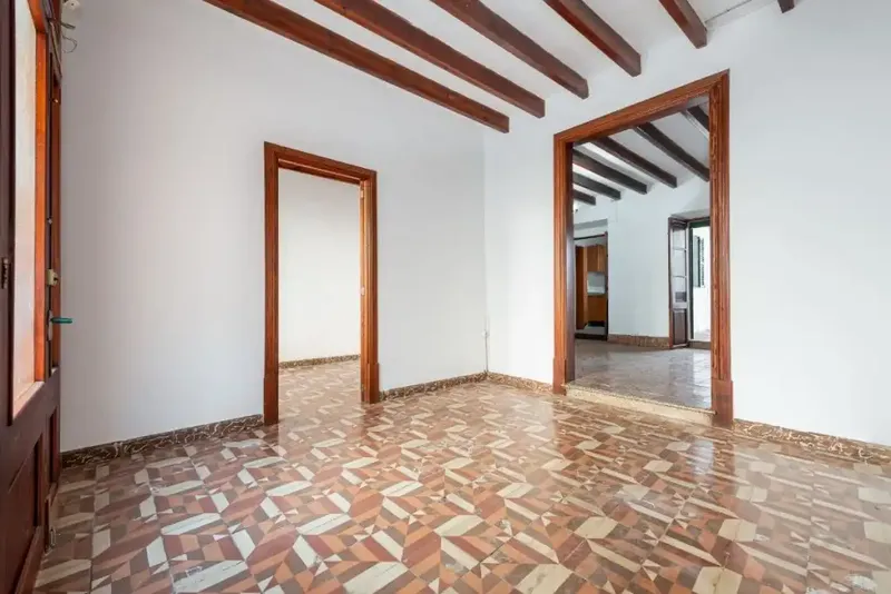 Charming Mallorcan village house for sale in Pollensa, located just a five-minute walk from the lively Plaza Mayor. — photo 6