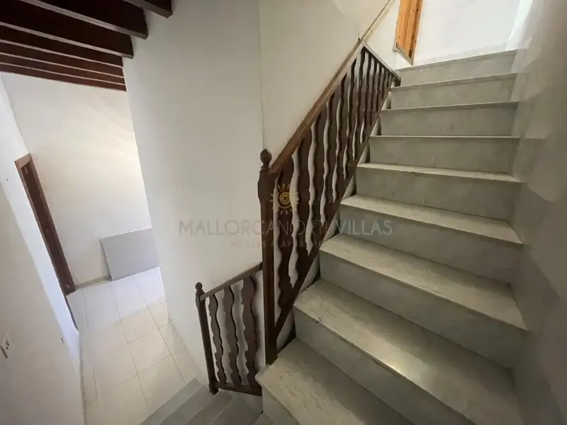 Located in the center of the charming village of Caimari, this two-story Mallorcan house offers character, space and many possibilities. — photo 6
