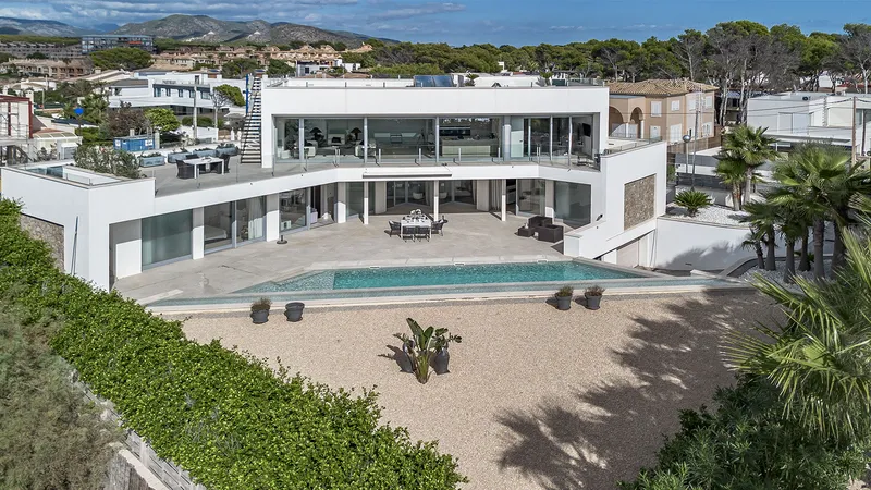 Luxurious Villa for Sale with Panoramic Sea Views near Port Adriano — photo 1