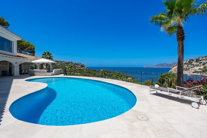 Modern Mediterranean villa with panoramic views of the sea, the harbor and the mountains — photo 2