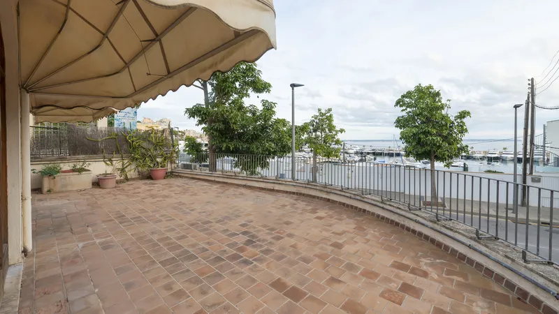 Investment! House in Cala Nova, first line with magnificent harbor and sea views — photo 6