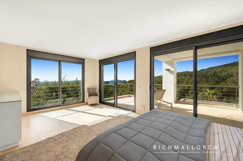 Contemporary villa with stunning sea views — photo 10