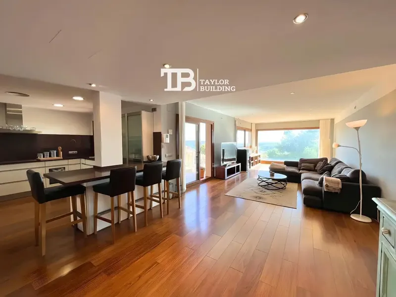 TaylorBuilding Real Estate sells this incredible detached house in Bunyola, in the Sa Font Seca urbanization, with 8 bedrooms and — photo 6