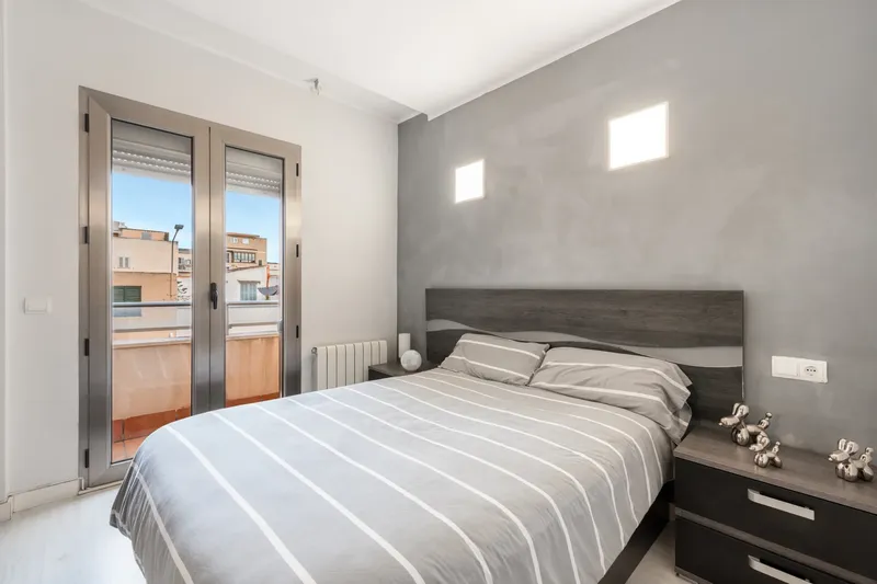 Modern apartment in a building with lift and terrace 154m2 — photo 10