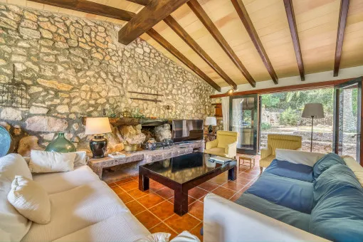 Pollensa, rustic finca on a hillside in absolute tranquility with pool, rental license and close to the old town of Pollensa — photo 11