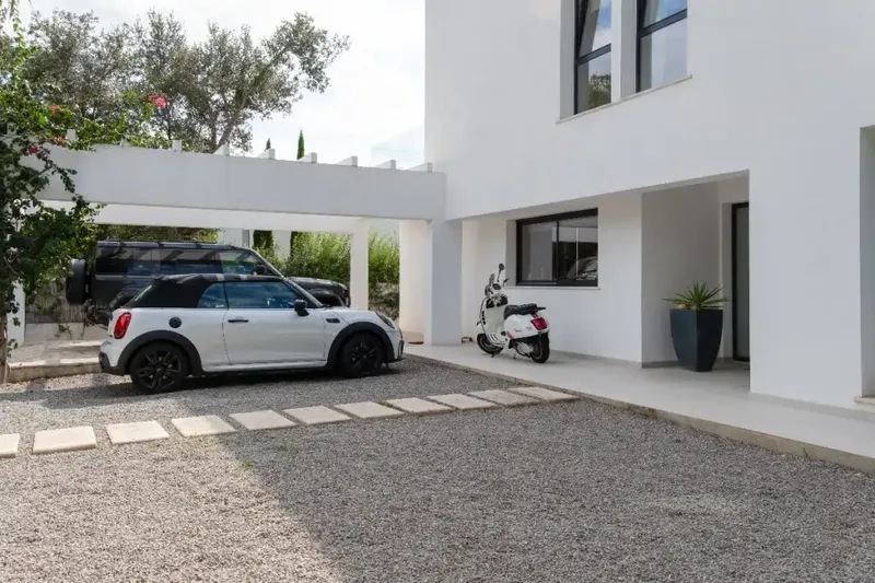 Magnificent modern design villa in the quiet and idyllic residential area of Crestatx, a short distance from the old town of Pollença — photo 11