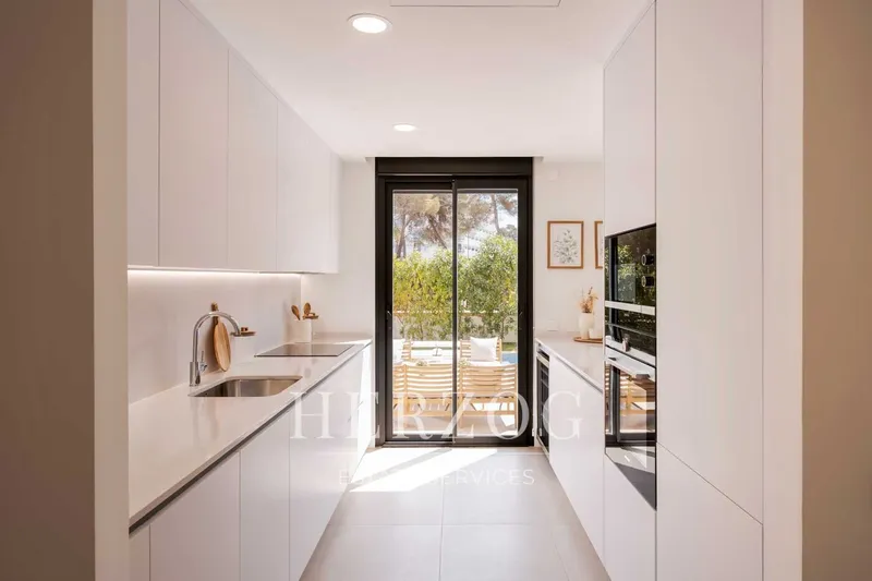 Modern newly built villa with private pool in a sought-after location in Puig de Ros — photo 9