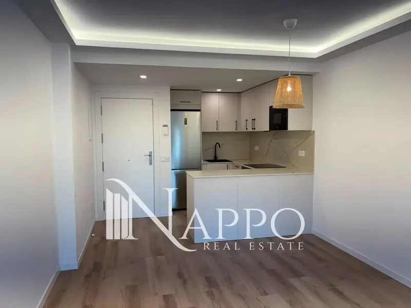 Nappo Real Estate is pleased to present this elegant recently renovated penthouse, located on the second floor of a well-maintained complex — photo 4