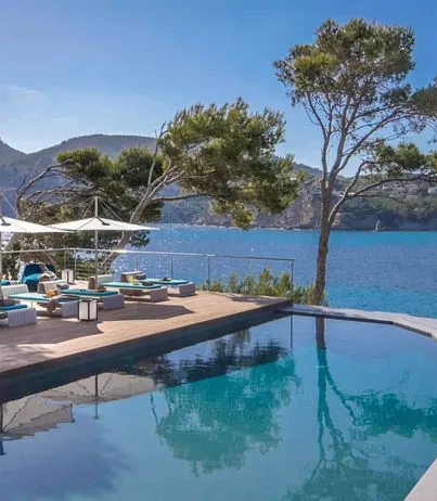 Seafront villa with private sea access in Camp de Mar — photo 1