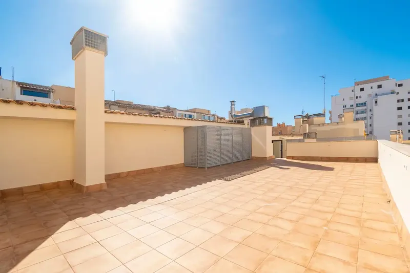 At Experience Home we love houses with personality, and this spectacular penthouse in the heart of Palma has stolen our heart. If — photo 3