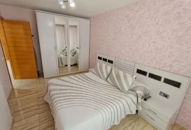 Apartment for sale on Calle Reis Católico with 4 bedrooms and a large private terrace — photo 5