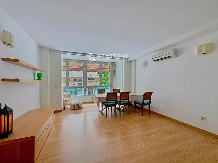 Piso en alquiler de 2 habitaciones, Centre, Jaume III — photo 2