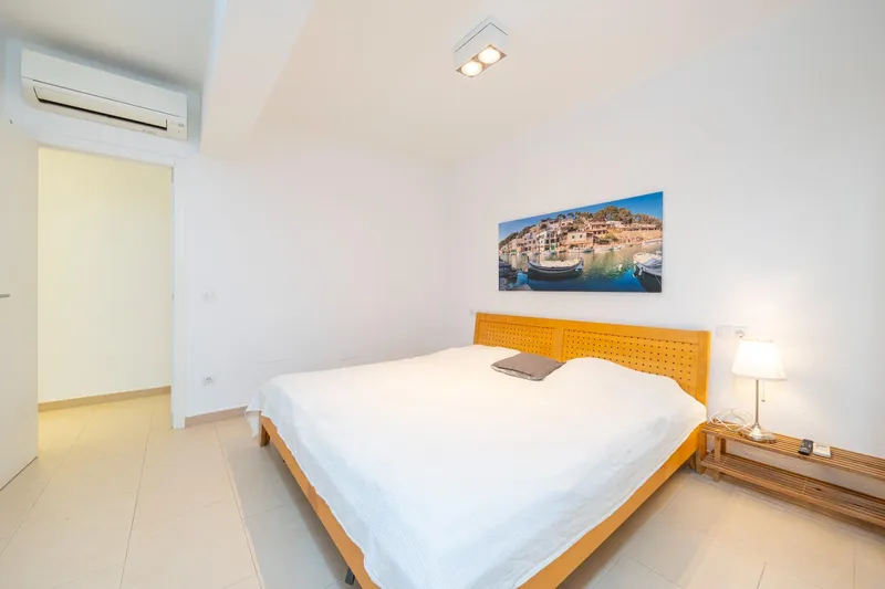 Exclusive luxury apartment with 5 bedrooms on the seafront — photo 12
