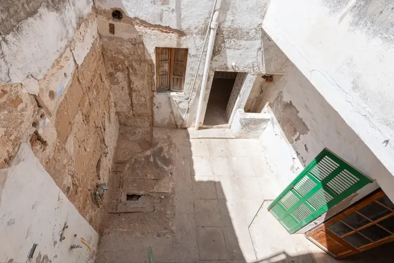 An excellent opportunity to acquire a traditional Majorcan village house in the heart of the old town of Alcúdia, just steps from its — photo 7