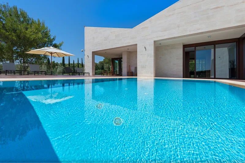 Spectacular modern villa overlooking Canyamel golf course and close to the sea — photo 5