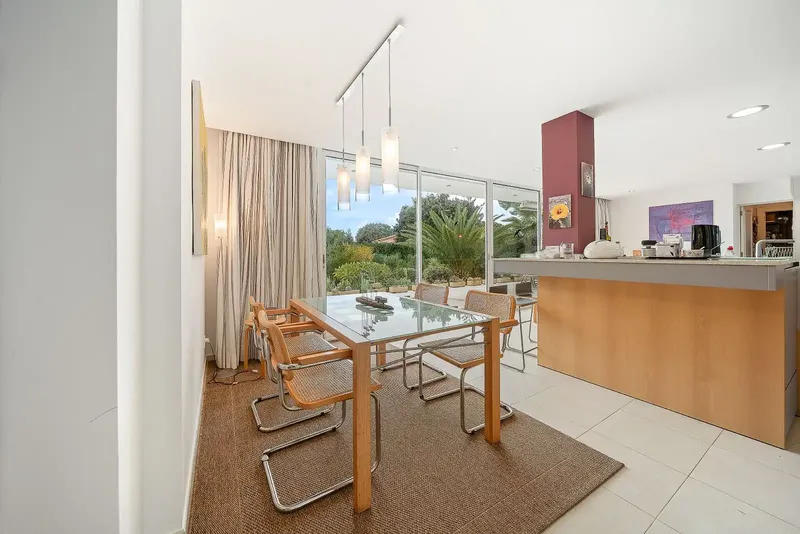 Spacious villa in Costa de los Pinos located in an exclusive residential area on the second line to the sea. On a plot of 2,220 m2 — photo 7