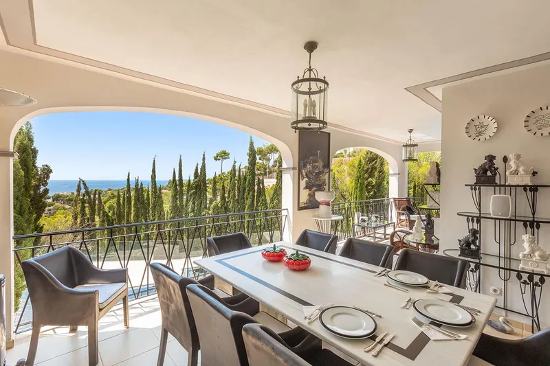 Luxurious estate with breathtaking views — photo 3
