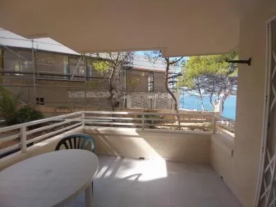 Apartment in Calvià (Costa de la Calma) with 42.5 m², 1 room, 1 bathroom, 50 m to the sea, lift, pool — photo 3