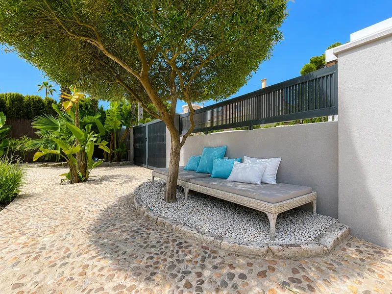 Modern villa with private relaxation area near Port Adriano in El Toro — photo 7