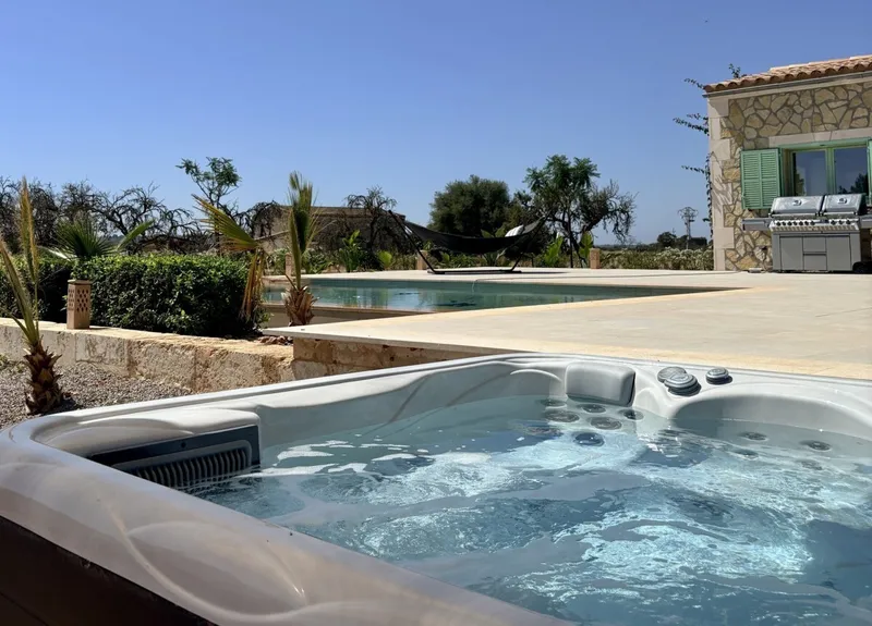 Modern 3-bedroom finca with a pool near Campos — photo 8