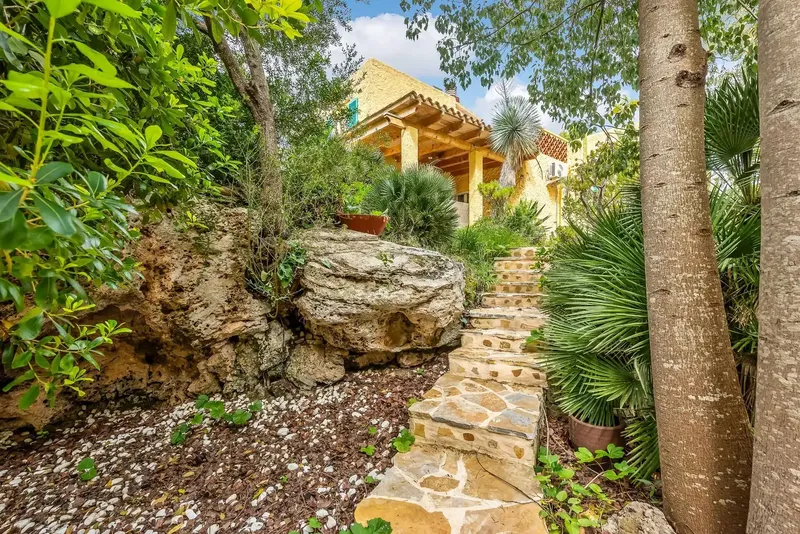 One of Mallorca's paradises for sale. In Mallorcan style, one of the first houses built in Betlem, near the idyllic — photo 7