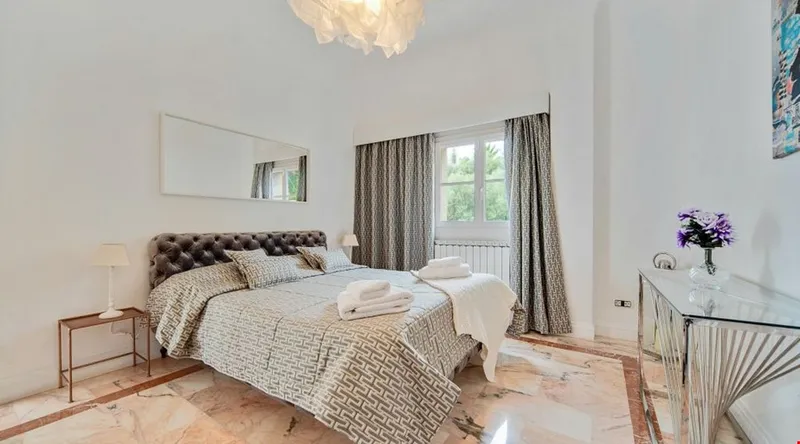 Contemporary six-bedroom villa with mountain backdrop for sale in Son Vida — photo 7