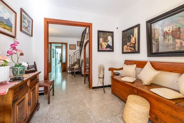 Village house for sale with loads of potential in central Pollensa, north Mallorca — photo 4