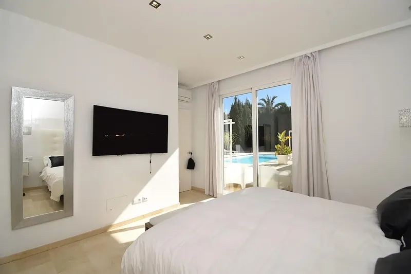 Large house with pool and garage in Muro — photo 11