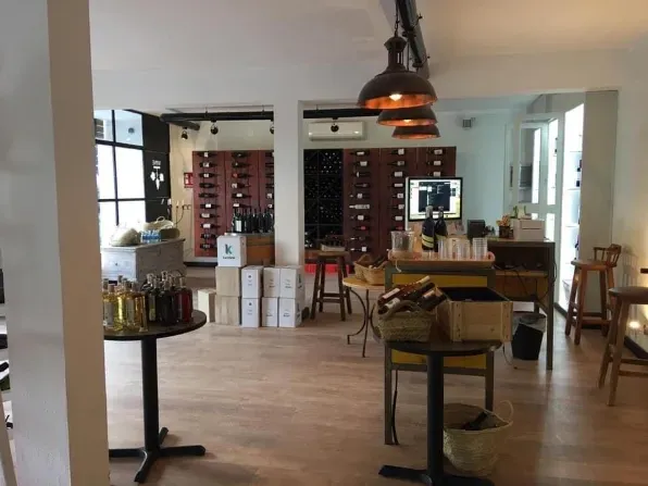 Great opportunity! Transfer of a business that consists of a wine shop + garden centre on the coast of Manacor area on the east of Mallorca. — photo 4