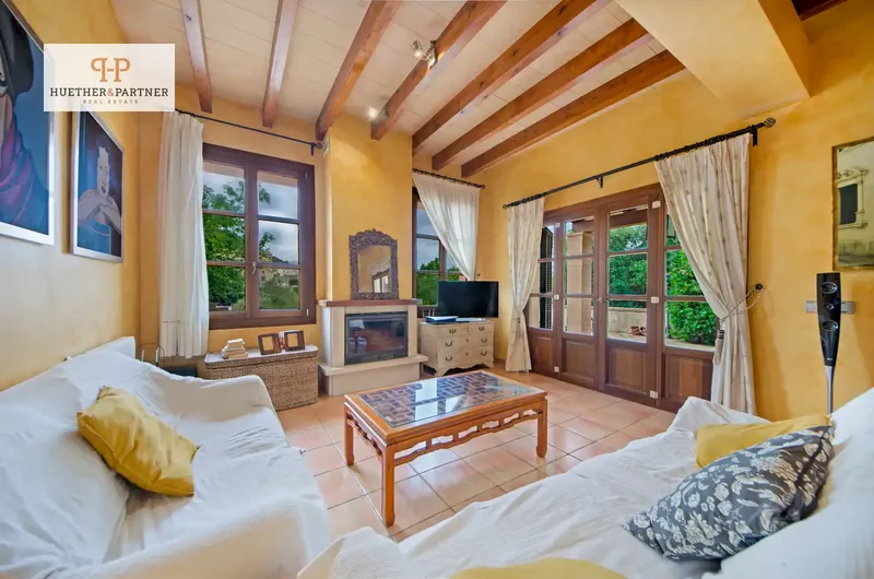 This spacious detached house is located in a quiet area at the foot of the Serra de Tramuntana, a World Heritage Site — photo 1