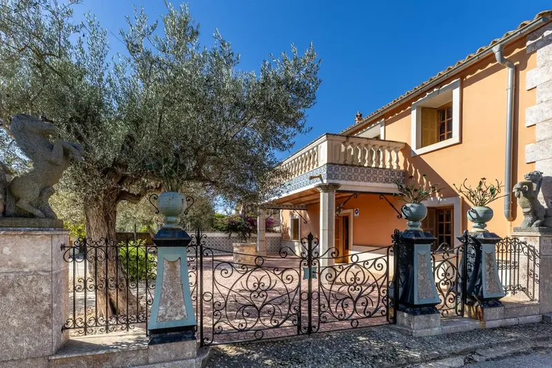 Spectacular house with large plot in Santa María del Camí — photo 7