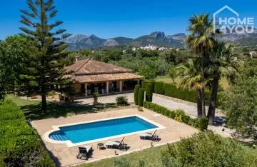 Mediterranean finca with pool & views in Lloseta, 223m², 3 bedrooms, 3 bathrooms, air conditioning, rooftop terrace, garage — photo 1