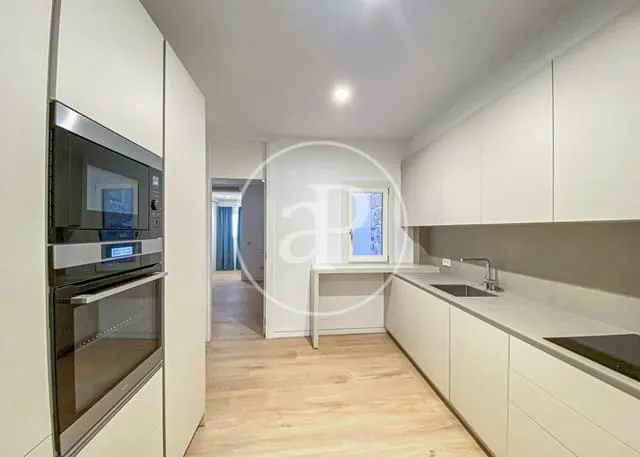 Apartment for rent in La Llotja - Born, Palma de Mallorca — photo 2