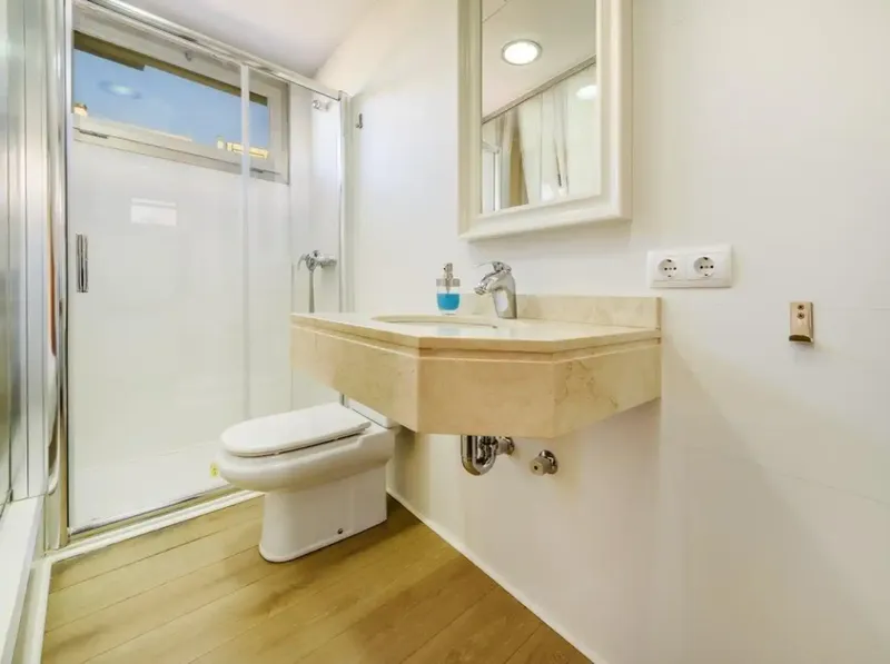 Discover luxury and tranquility in this beautiful penthouse located in the sought-after area of Establiments. The property is sold fully — photo 12