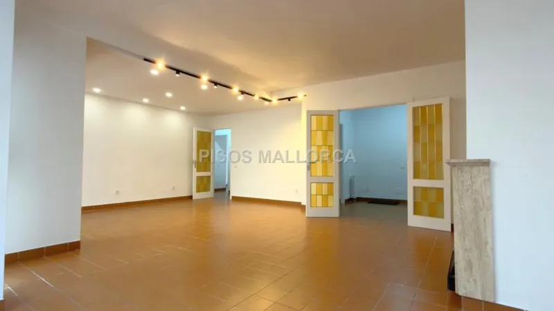 Spacious and bright apartment in Bons Aires — photo 1